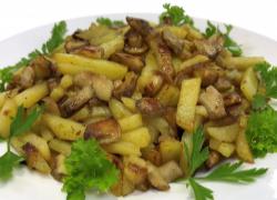 Картофель тушёный, с грибами