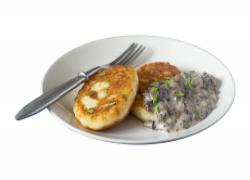 Картофельные котлеты с грибным соусом